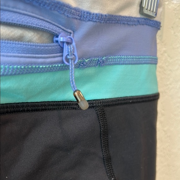 Lululemon Athletica Black and Blue Leggings with Striped Waistband - Picture 4 of 10